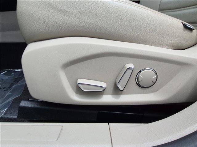 Used 2020 Ford Fusion SE FWD image 27