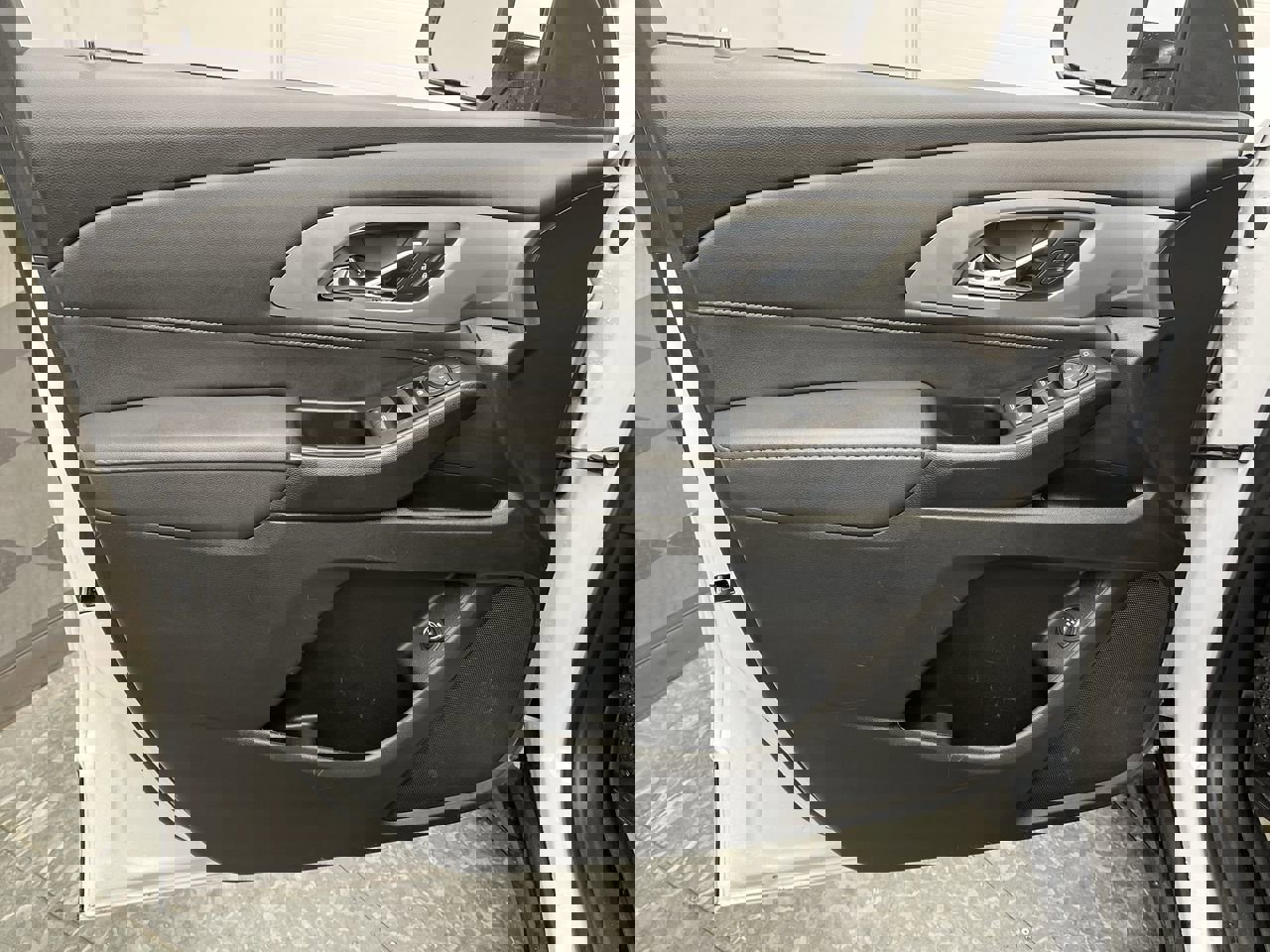 Certified 2023 Chevrolet Traverse LT AWD/4WD image 7