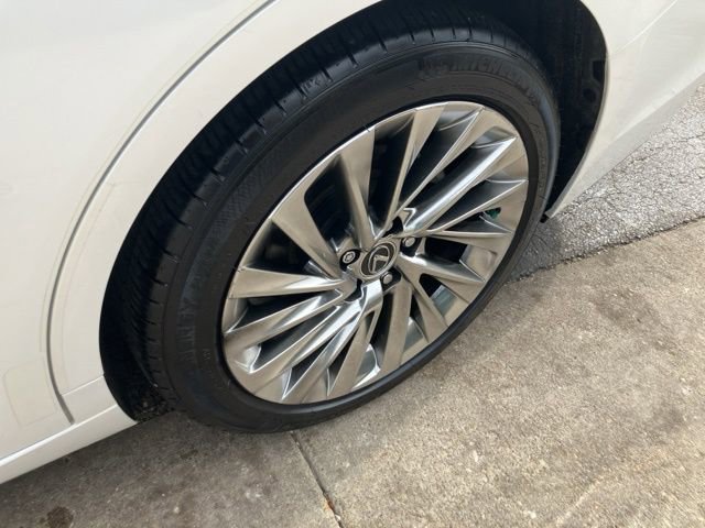 Used 2022 Lexus ES 350 Ultra Luxury w/ Accessory Package 2 image 31