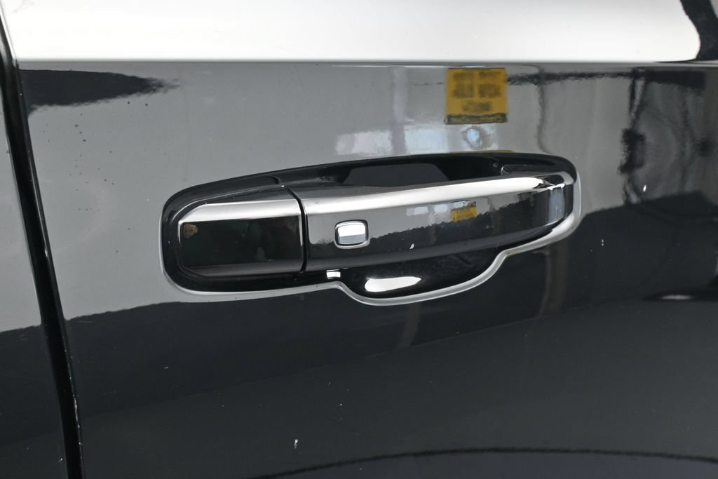 Used 2024 Chevrolet Tahoe LT AWD/4WD image 42