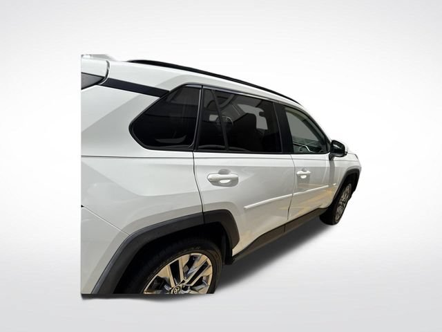 Used 2020 Toyota RAV4 XLE Premium FWD image 8
