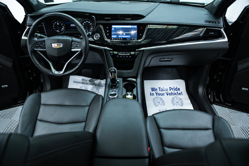 Used 2024 Cadillac XT6 Premium Luxury w/ Technology Package AWD/4WD image 25