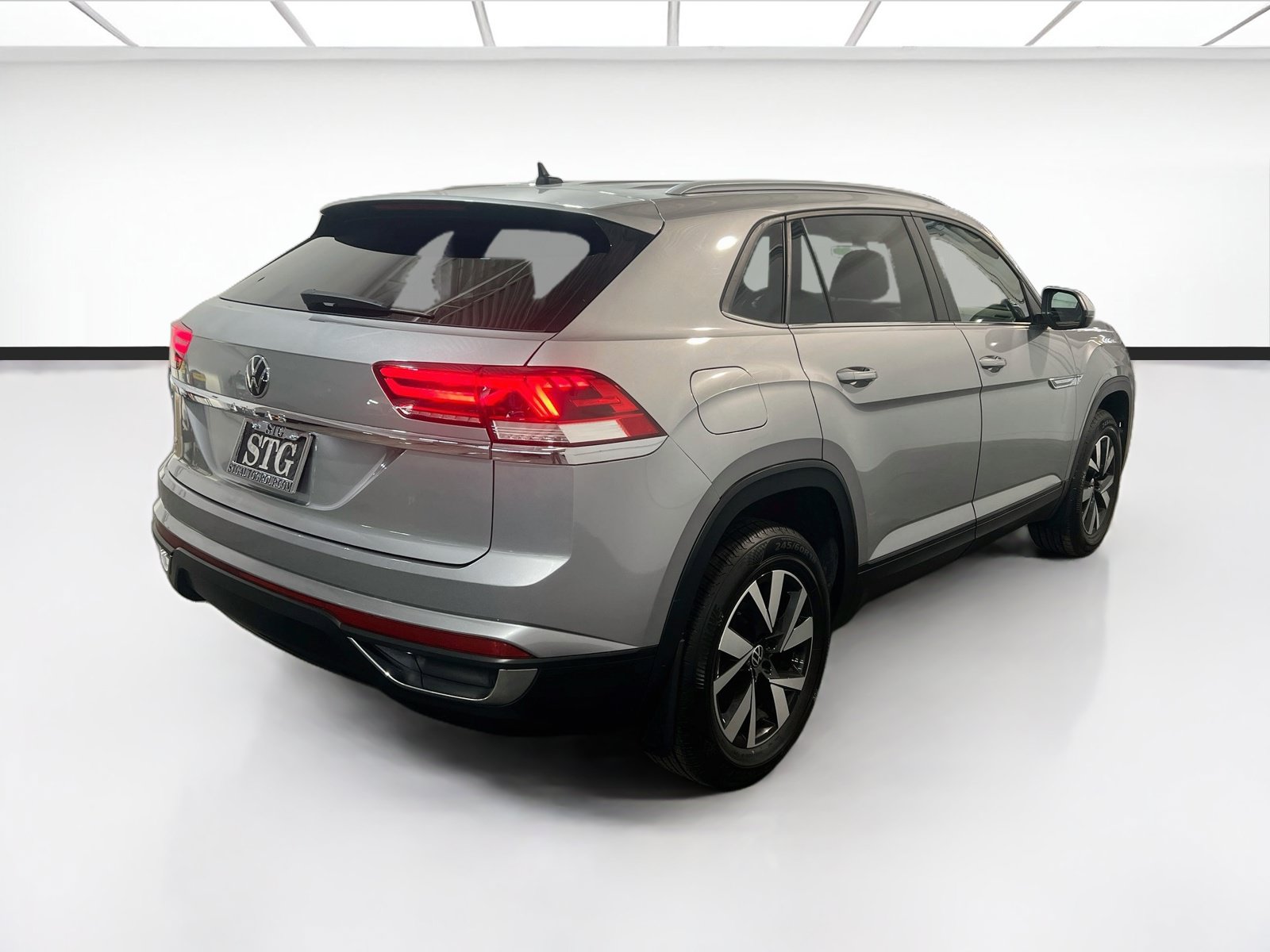 Used 2021 Volkswagen Atlas Cross Sport SE FWD image 4