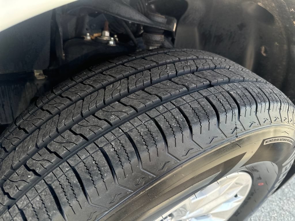 Used 2024 Nissan Frontier SV AWD/4WD image 24