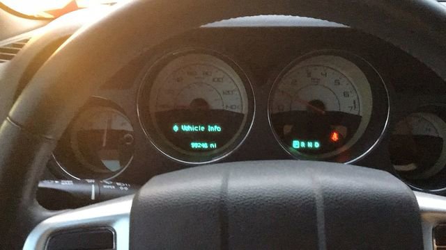 Used 2014 Dodge Challenger SXT image 15