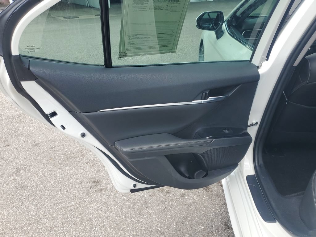 Used 2020 Toyota Camry XSE FWD image 14