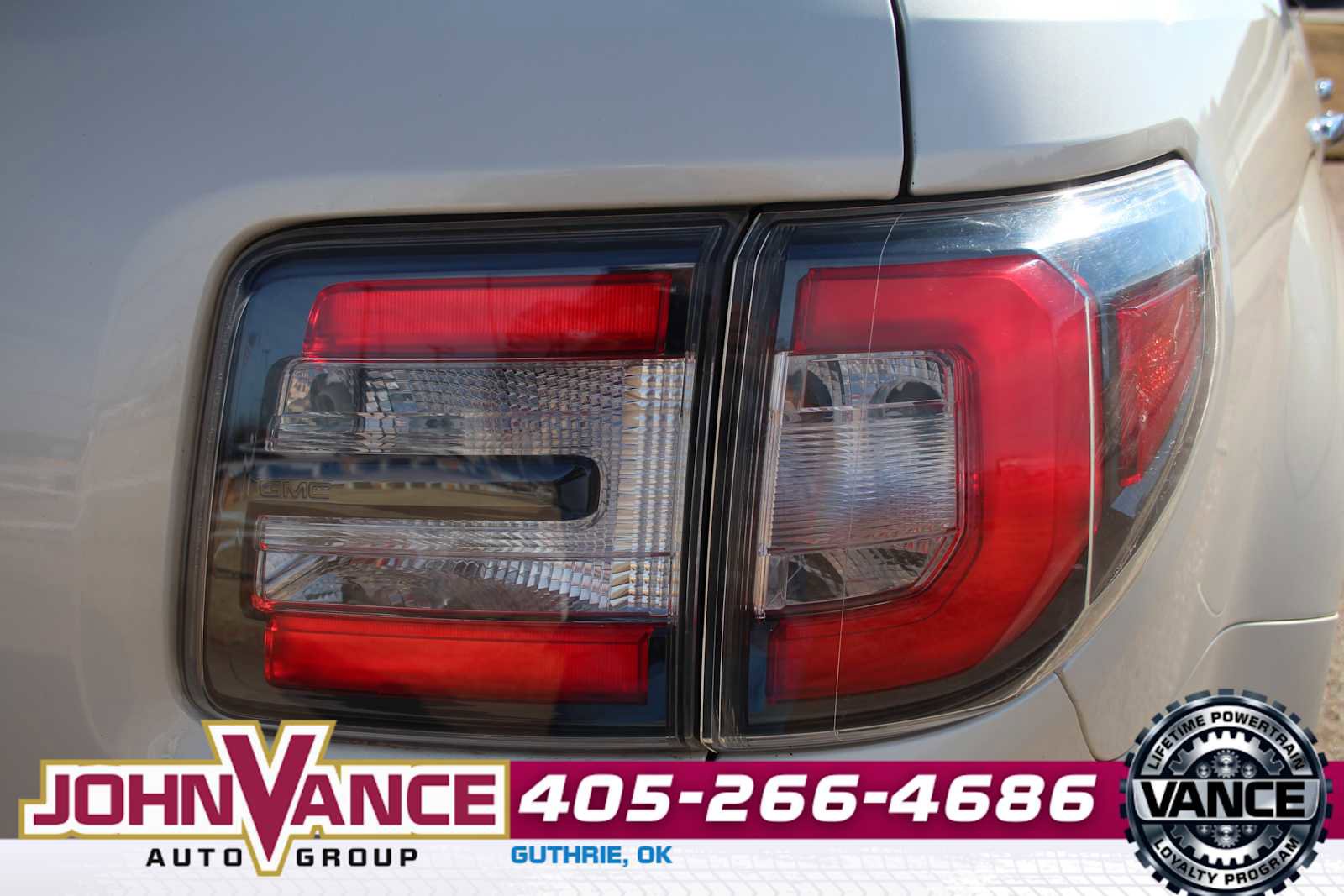 Used 2015 GMC Acadia Denali image 10