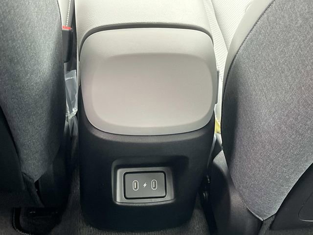 Used 2025 Hyundai Elantra Limited image 17