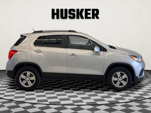Used 2020 Chevrolet Trax LT w/ Driver Confidence Package AWD/4WD image 2