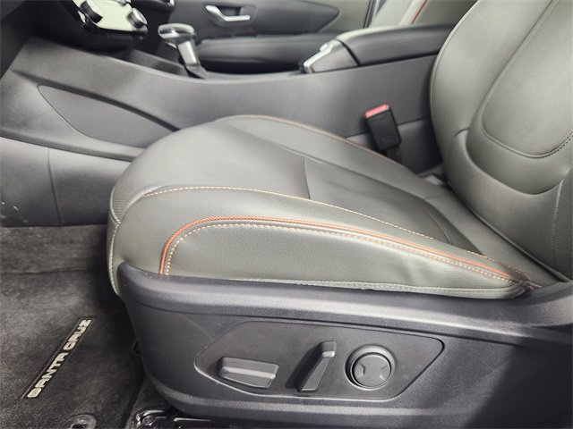 Certified 2025 Hyundai Santa Cruz Limited image 11