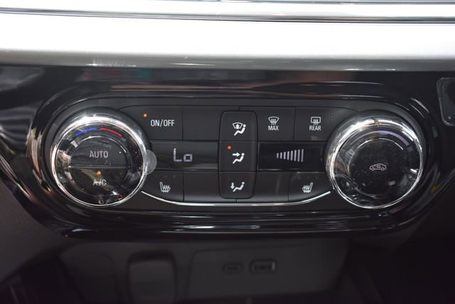 New 2026 Chevrolet Trax LT w/ LT Convenience Package FWD image 28