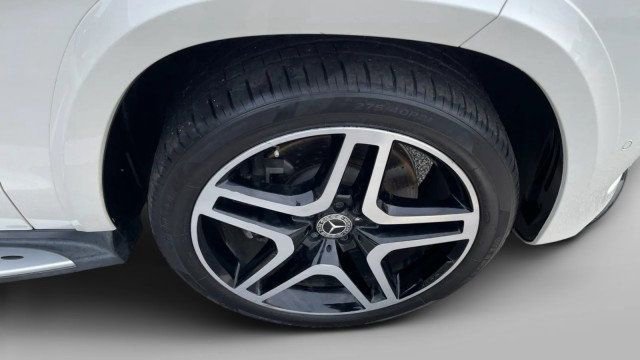 Used 2019 Mercedes-Benz GLS 550 4MATIC w/ Driver Assistance Package image 21