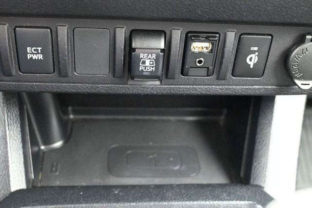 Used 2019 Toyota Tacoma TRD Sport AWD/4WD image 30