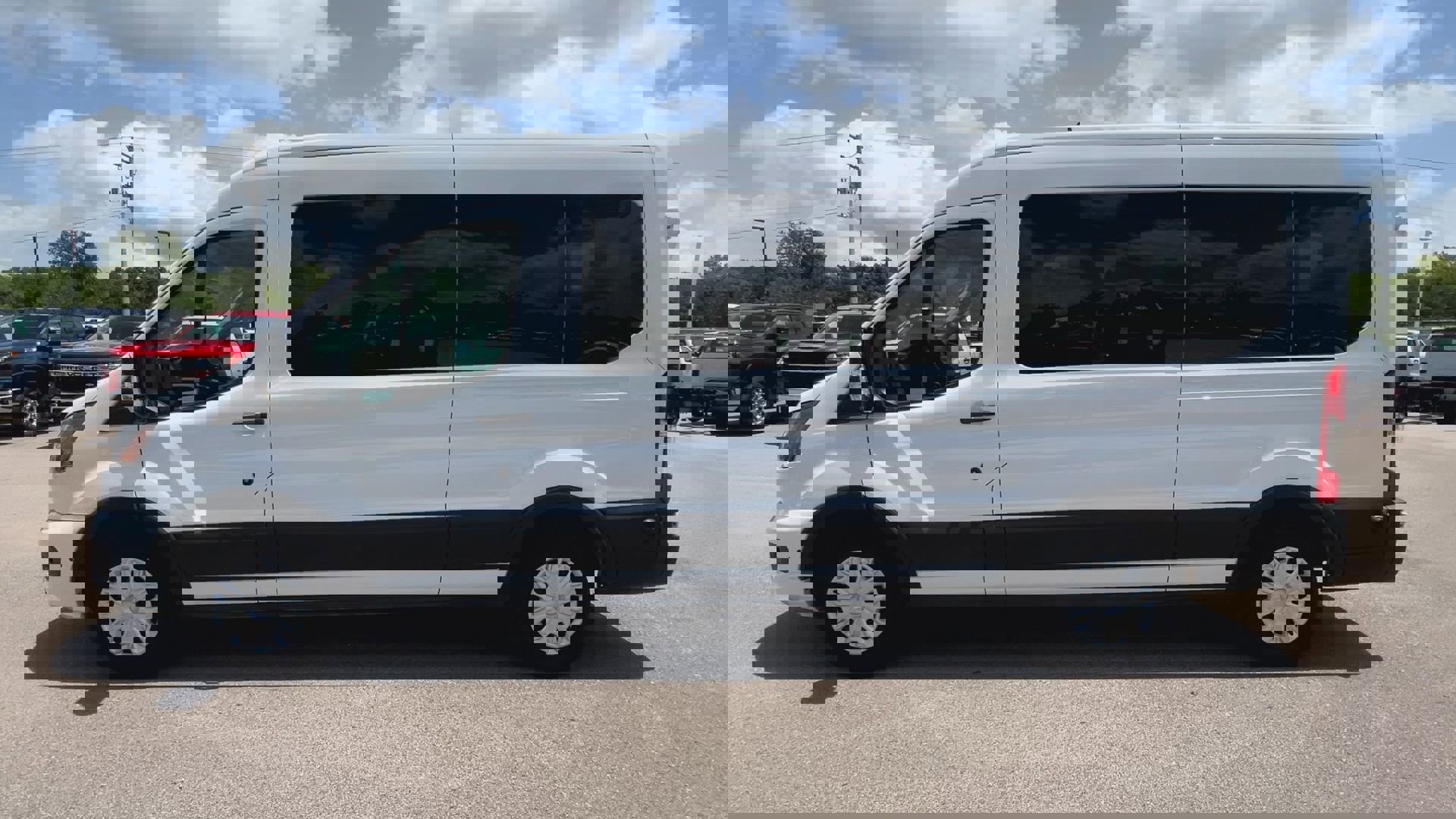 Used 2024 Ford Transit 350 XLT image 42