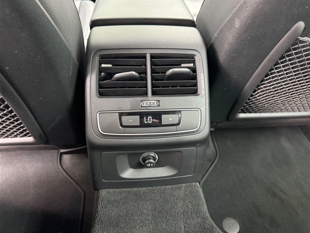 Used 2018 Audi A4 2.0T Ultra Premium Plus w/ Premium Plus Package FWD image 17