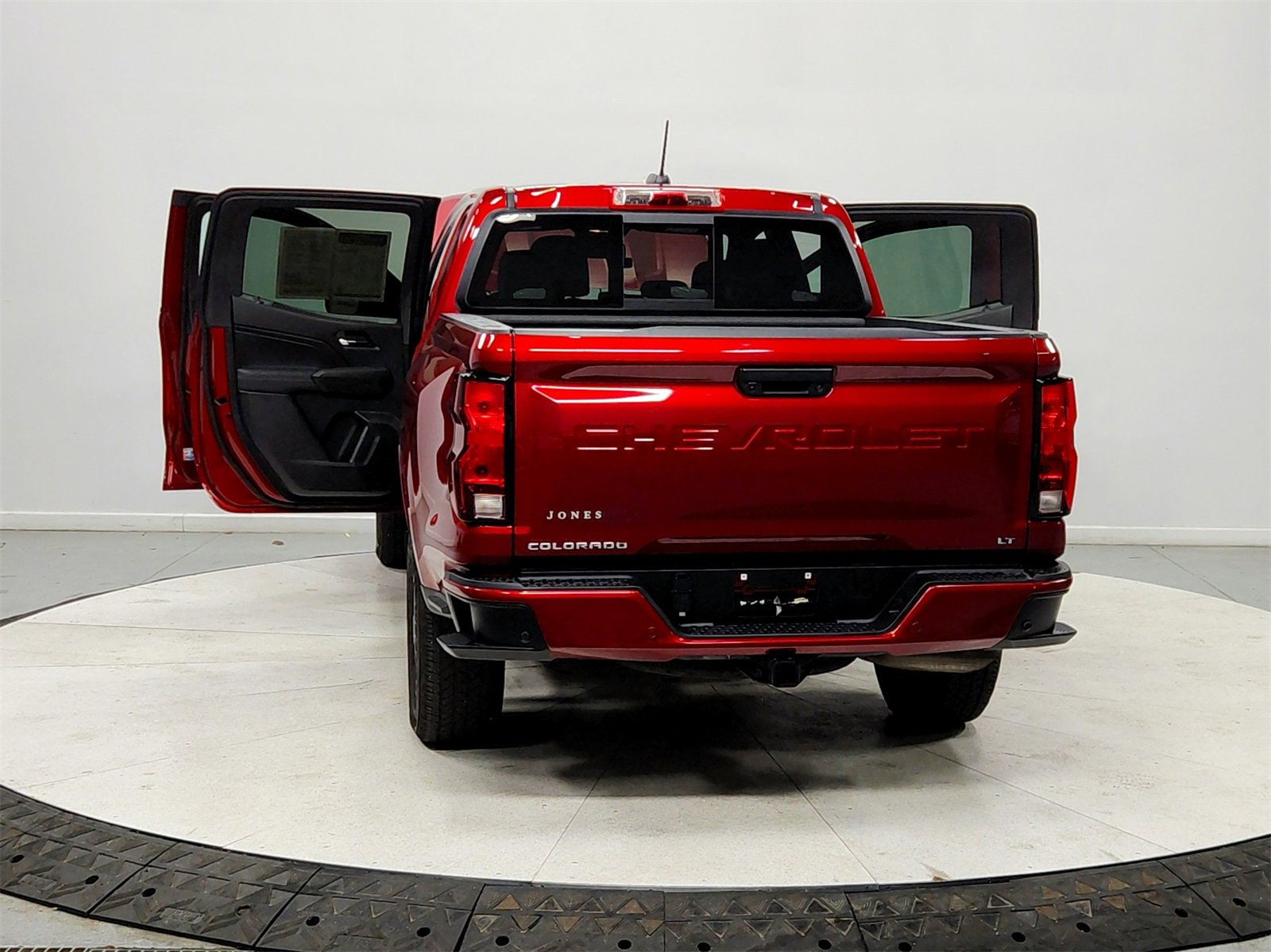 Used 2024 Chevrolet Colorado LT w/ LT Convenience Package II image 14