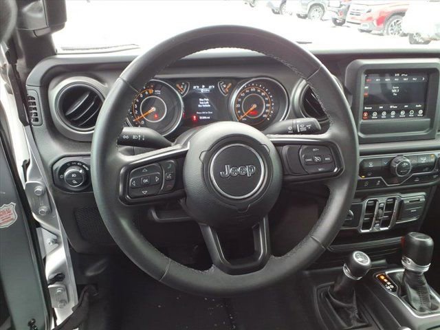 Used 2023 Jeep Gladiator Sport AWD/4WD image 7