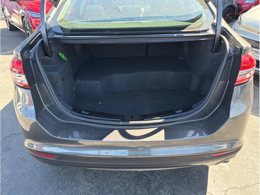Used 2018 Ford Fusion S FWD image 27