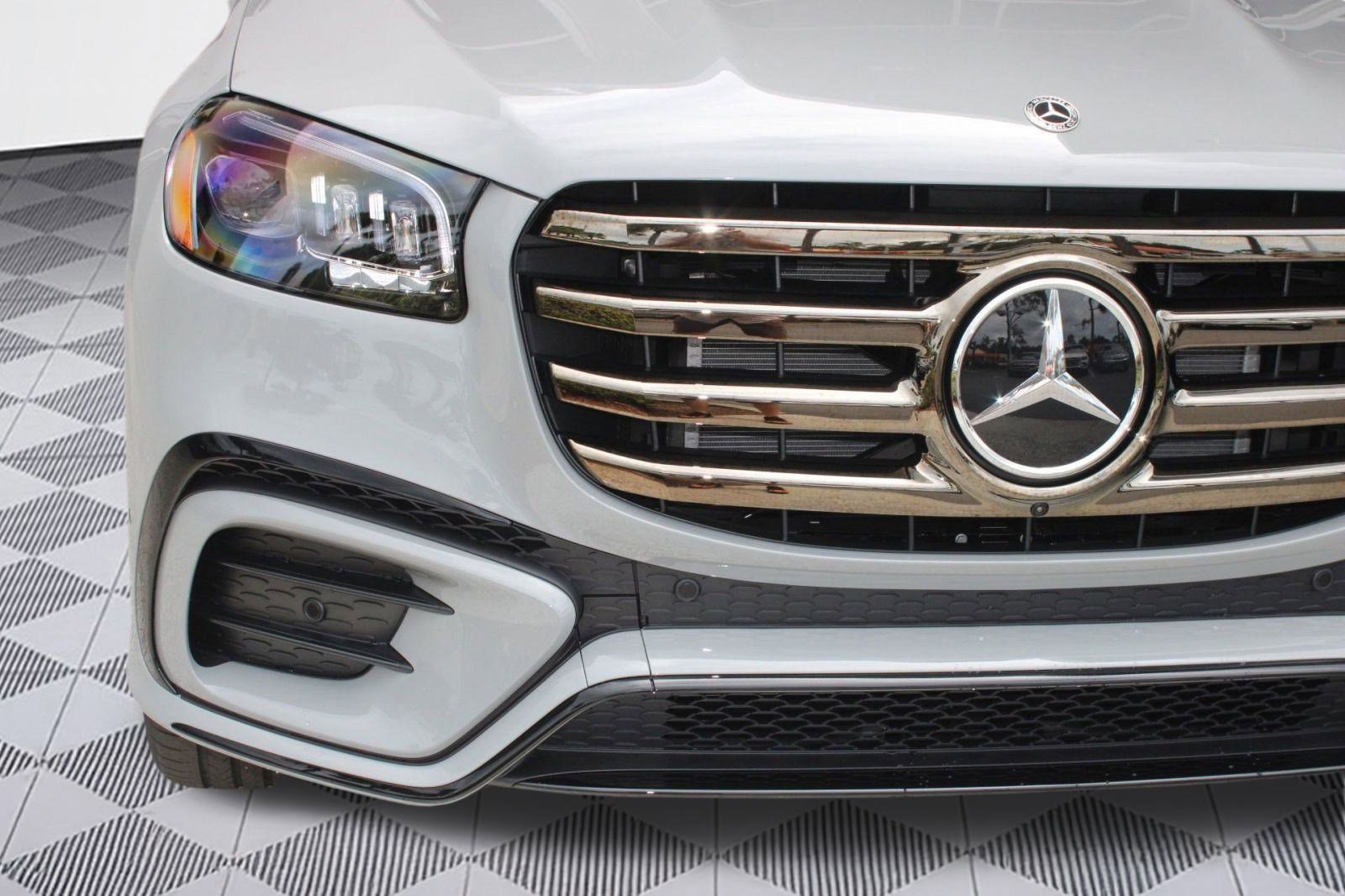New 2026 Mercedes-Benz GLS 450 4MATIC image 11