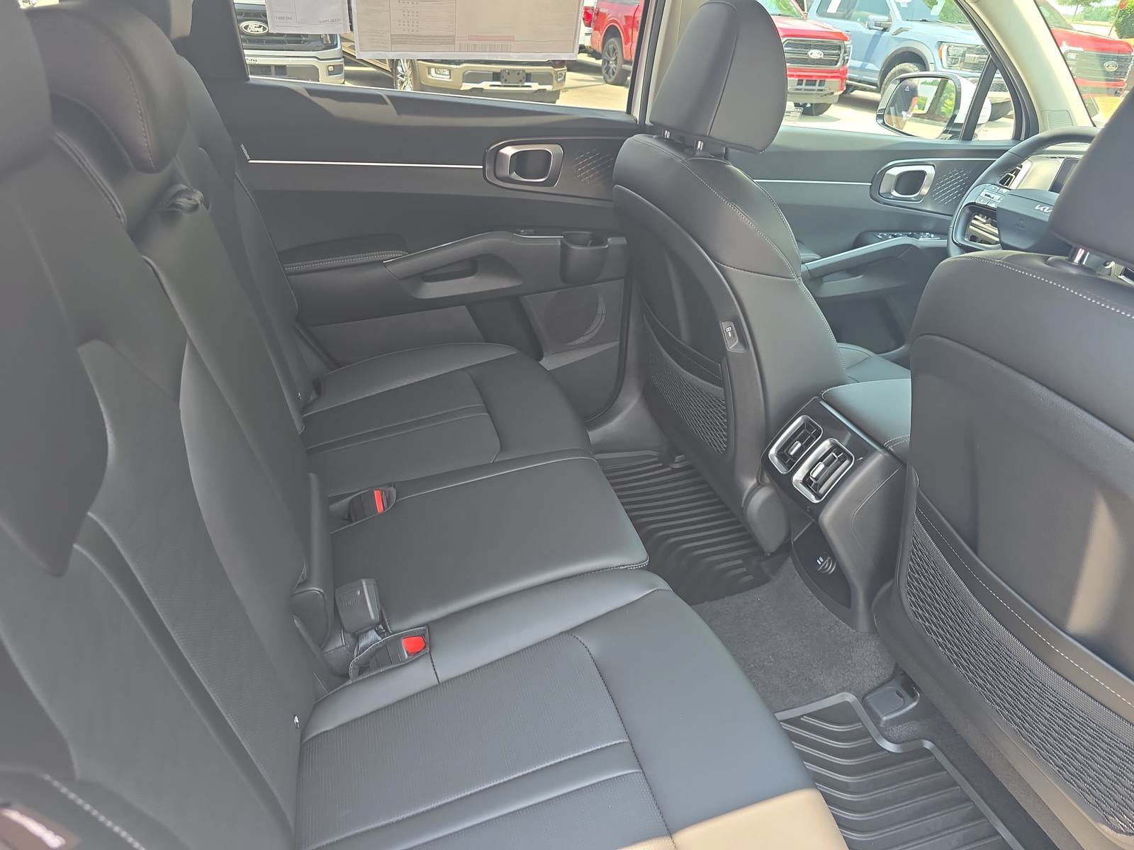 New 2026 Kia Sorento S w/ S Panoramic Sunroof Package FWD image 13