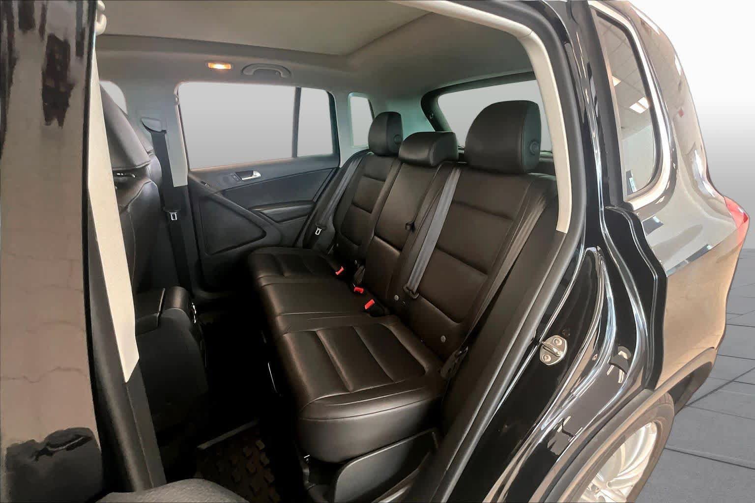 Used 2013 Volkswagen Tiguan SE AWD/4WD image 18