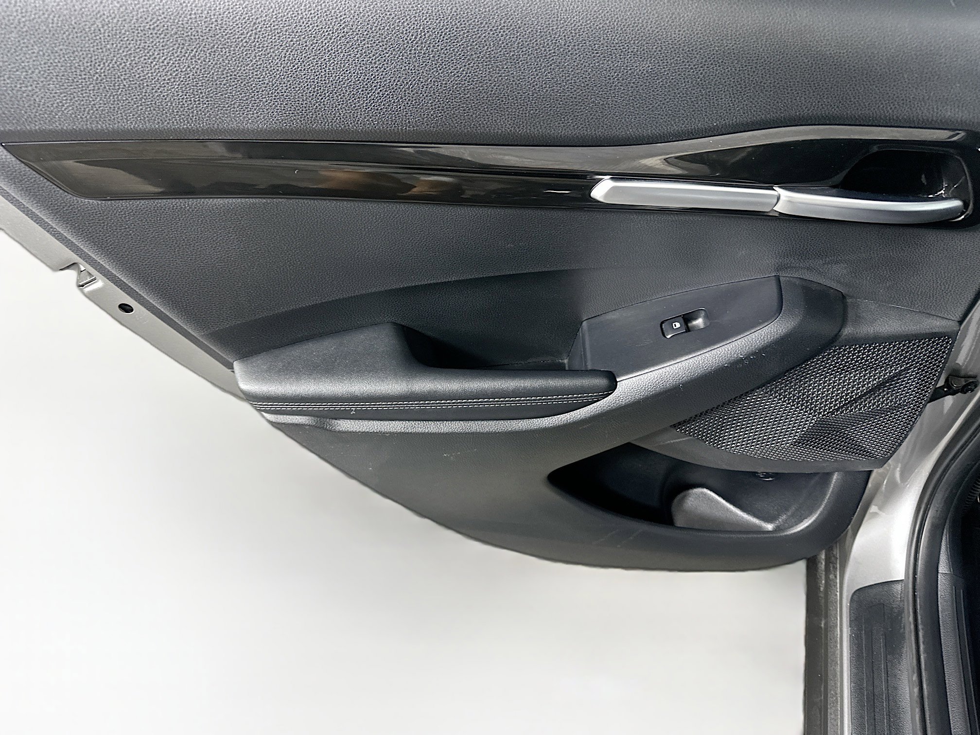 Used 2025 Kia Seltos S image 26