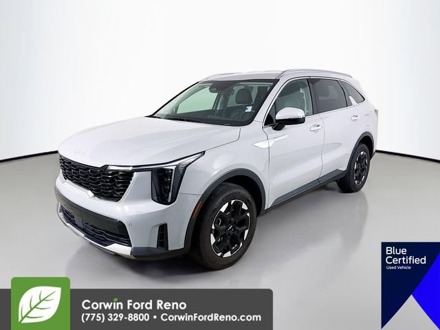 Used 2025 Kia Sorento S image 4