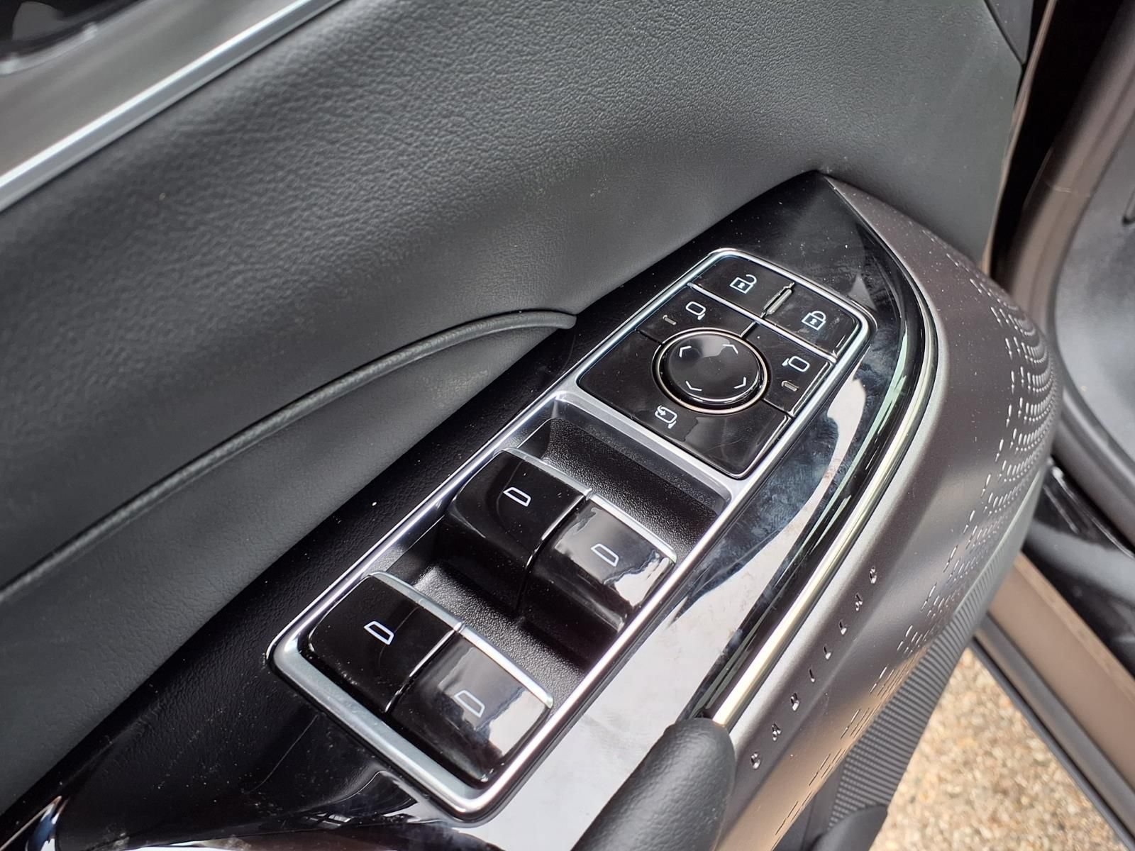 New 2027 Cadillac Lyriq Sport w/ LPO, Floor Liner Package AWD/4WD image 13