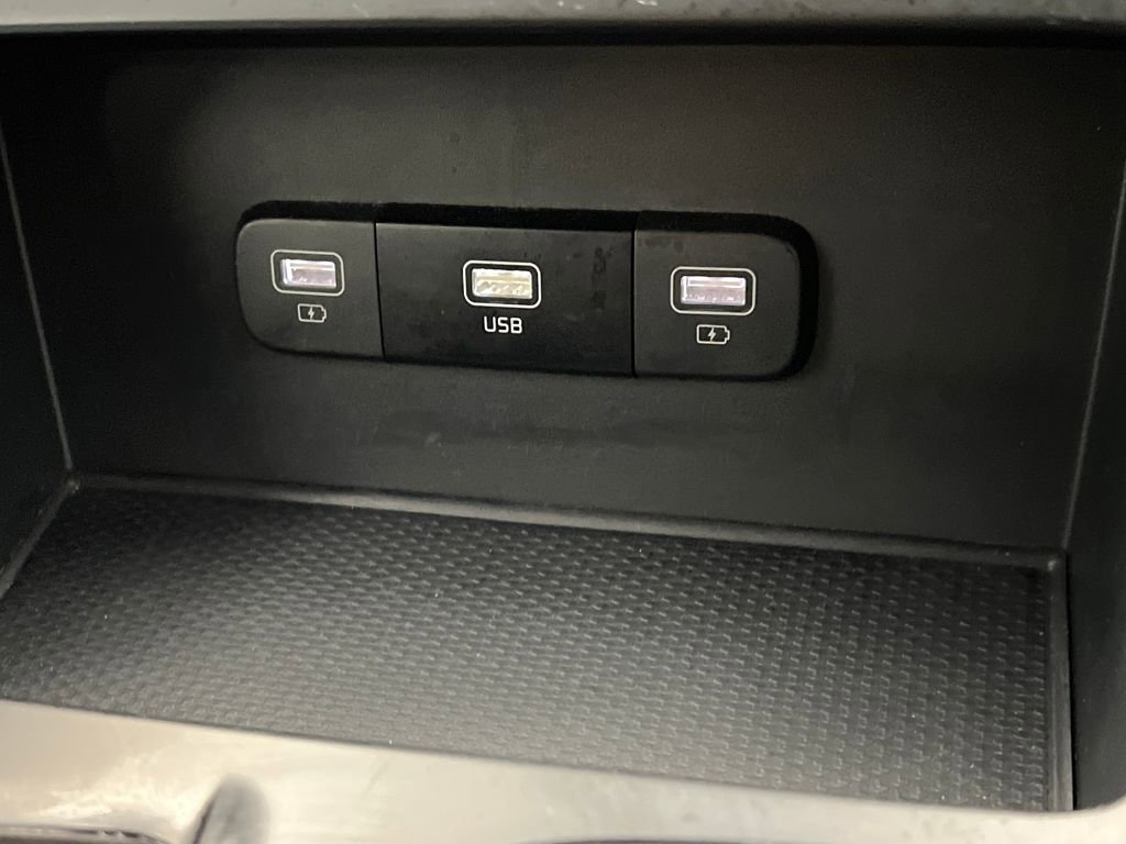 Used 2024 Kia Carnival LX image 58