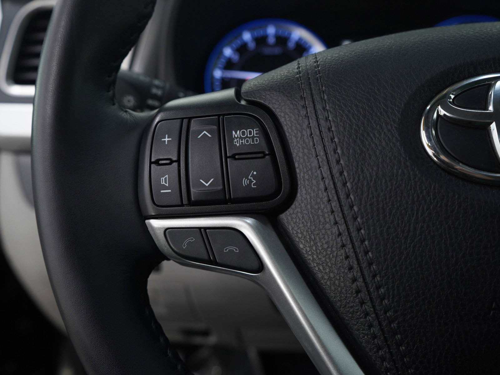 Used 2019 Toyota Highlander XLE image 28