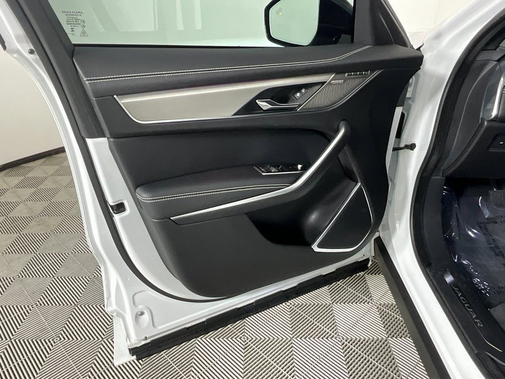 Used 2025 Jaguar F-PACE R-Dynamic S image 19