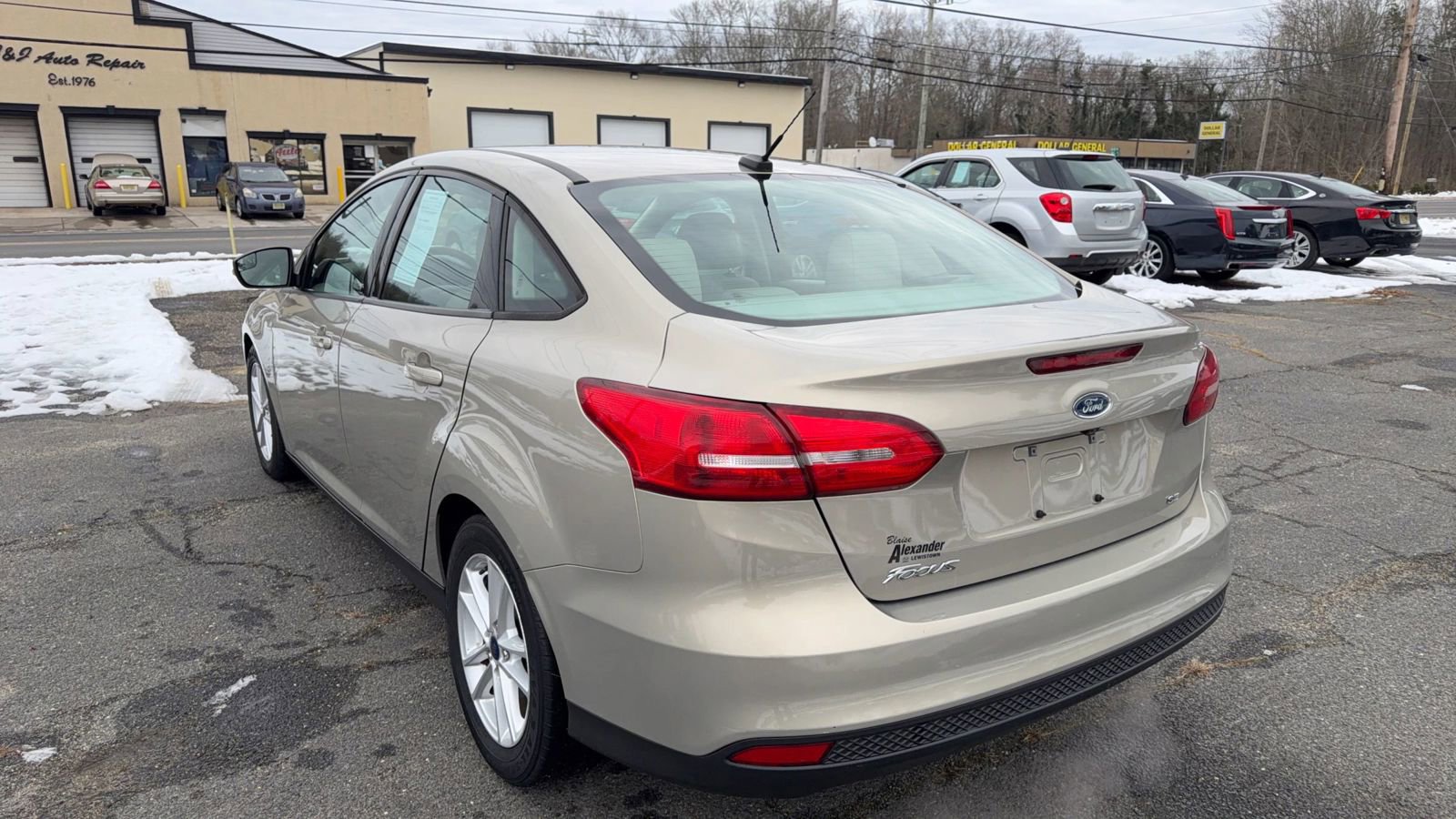 Used 2016 Ford Focus SE image 8