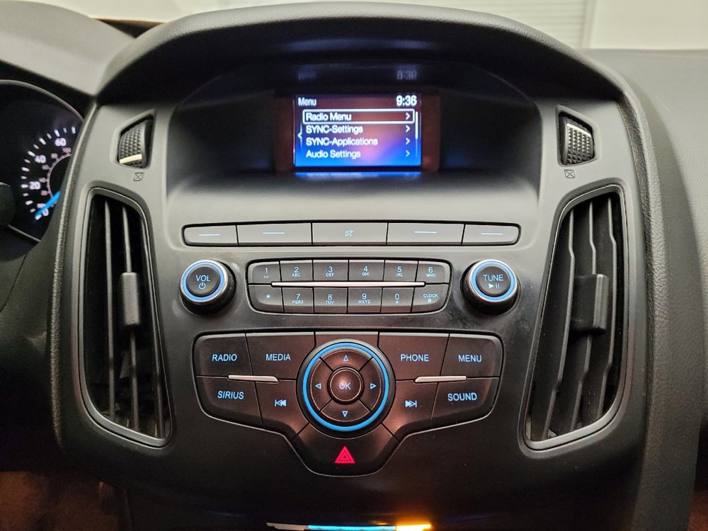 Used 2018 Ford Focus SE FWD image 25