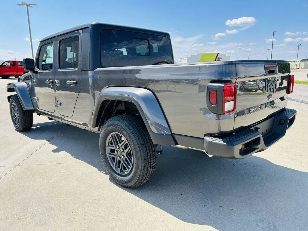 New 2025 Jeep Gladiator Sport image 34