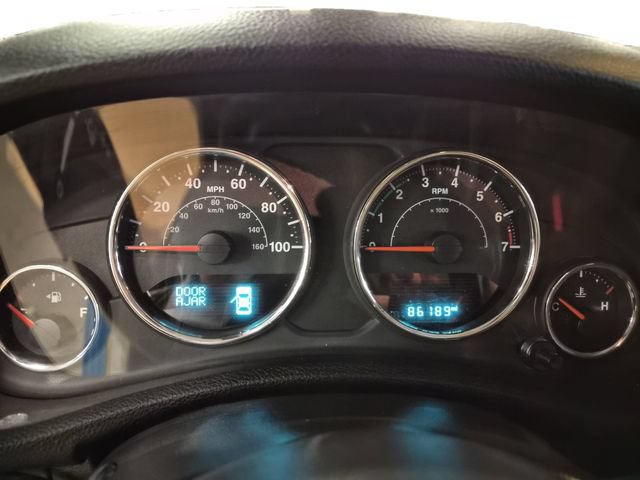 Used 2017 Jeep Wrangler Unlimited Sahara w/ Connectivity Group AWD/4WD image 14