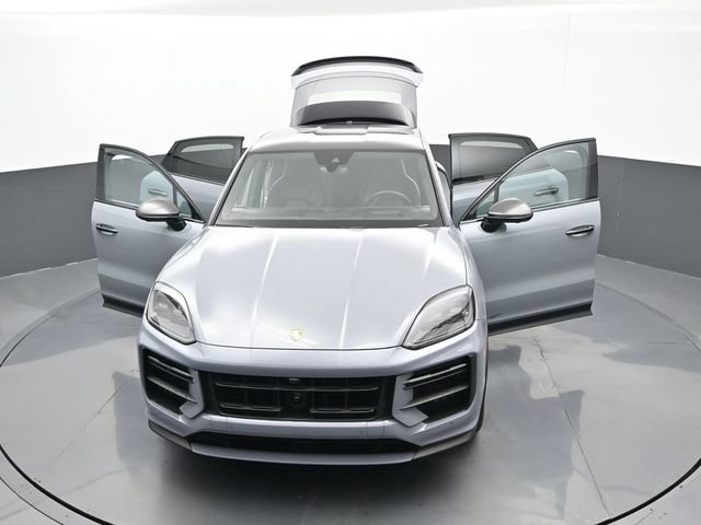 Certified 2024 Porsche Cayenne Turbo GT AWD/4WD image 32