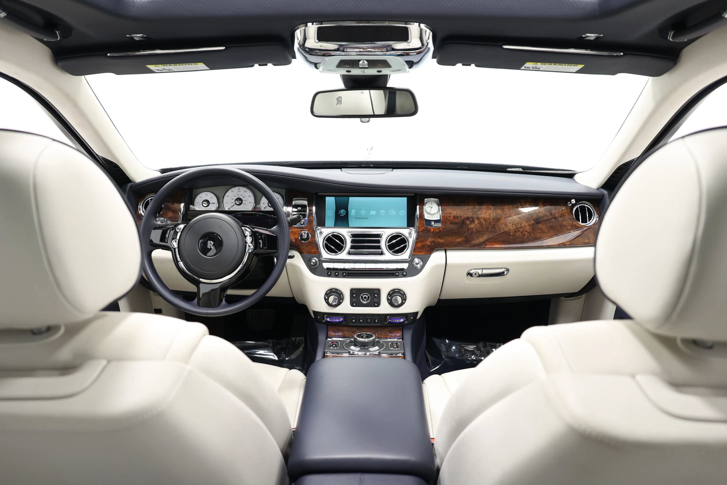 Used 2015 Rolls-Royce Ghost image 26