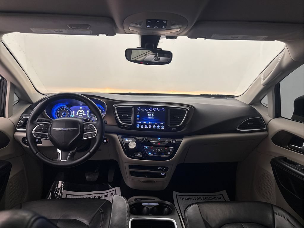 Used 2017 Chrysler Pacifica Touring-L Plus FWD image 40