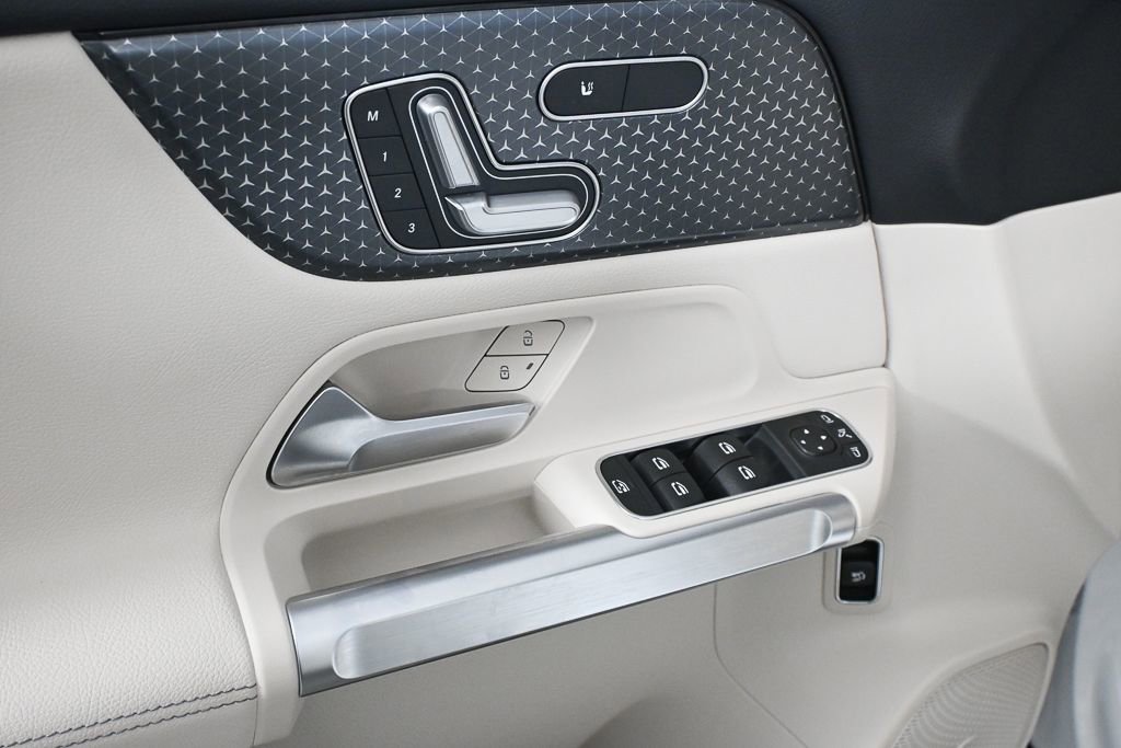 Certified 2026 Mercedes-Benz GLB 250 image 8