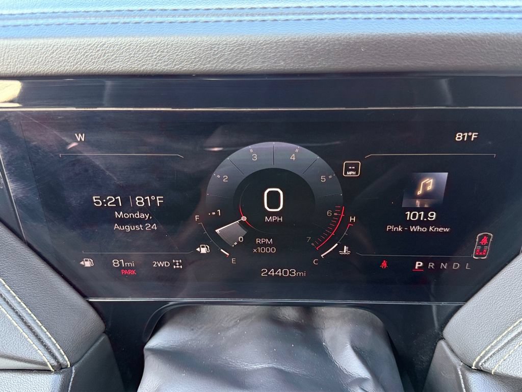Used 2025 GMC Yukon Elevation AWD/4WD image 13