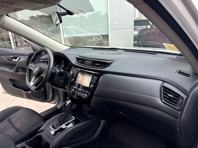 Used 2017 Nissan Rogue SV w/ HEV Premium Package AWD/4WD image 30