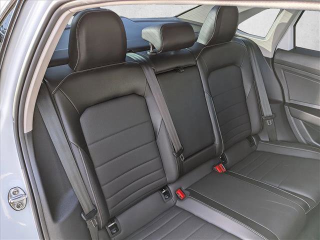 Used 2023 Volkswagen Jetta SE w/ Panoramic Sunroof Package FWD image 19