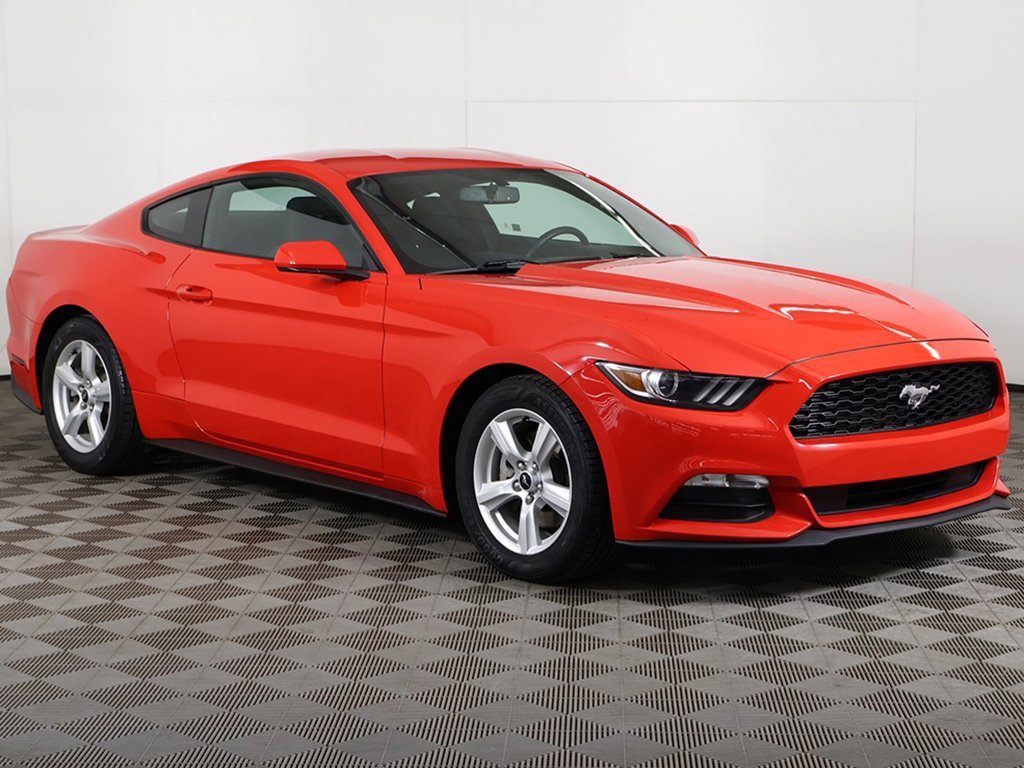 Used 2017 Ford Mustang Coupe image 2