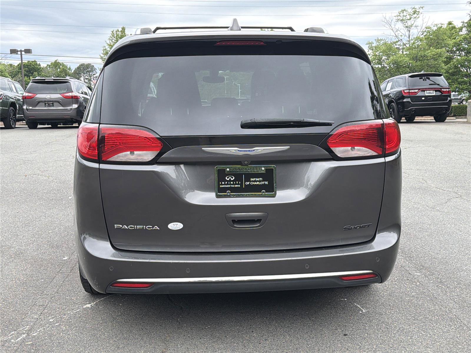 Used 2018 Chrysler Pacifica Touring-L Plus FWD image 28