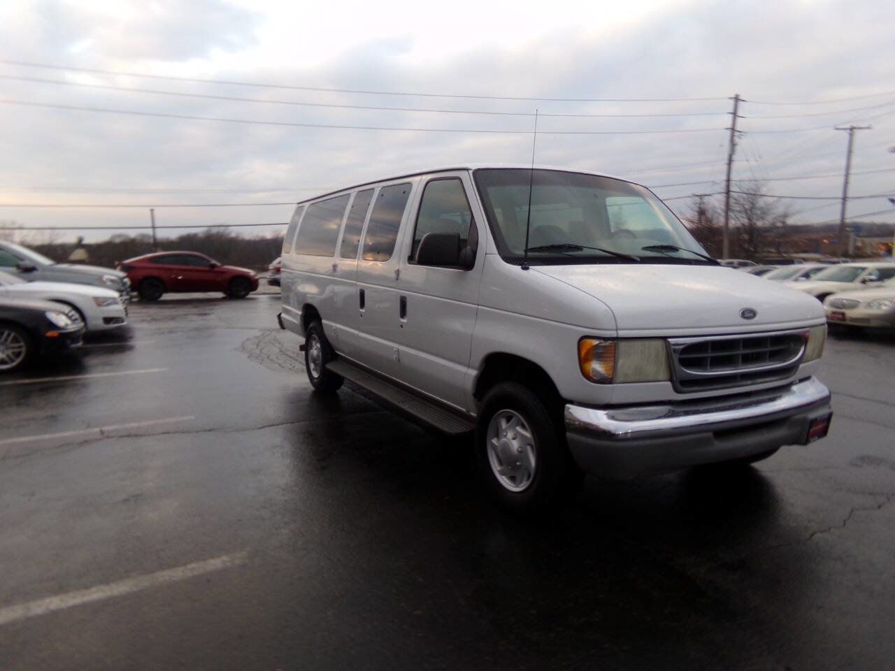 Used 2001 Ford E-350 and Econoline 350 XL image 4
