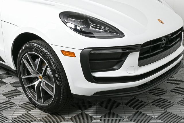 Certified 2026 Porsche Macan image 36