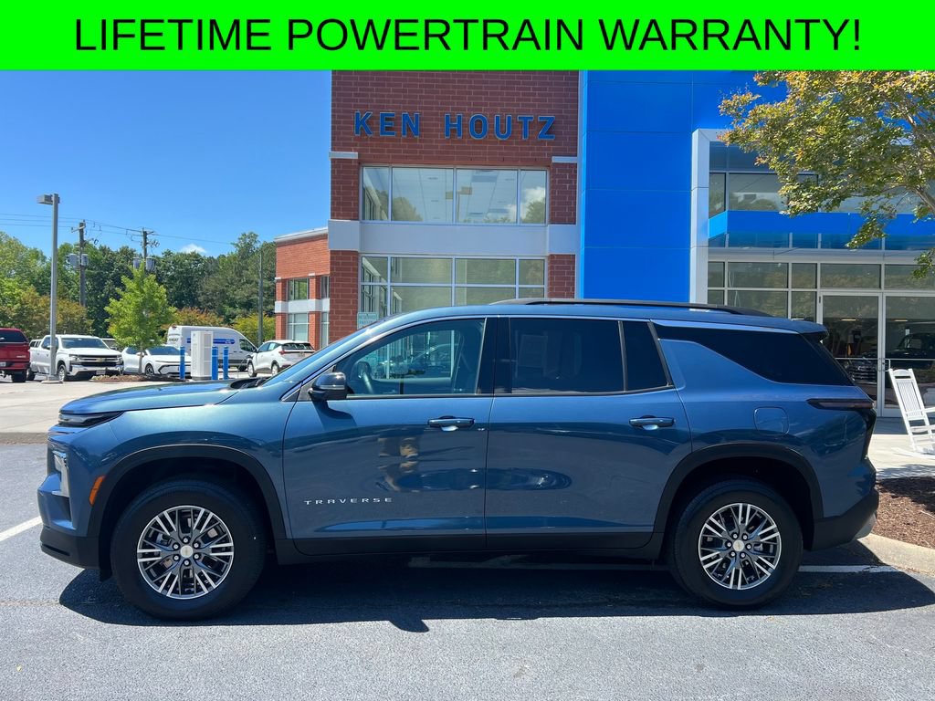 Used 2025 Chevrolet Traverse LT FWD image 4