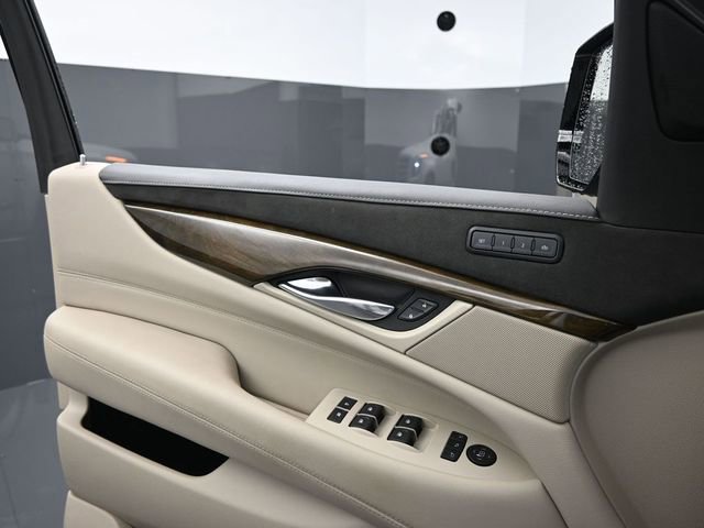 Used 2019 Cadillac Escalade Luxury image 19