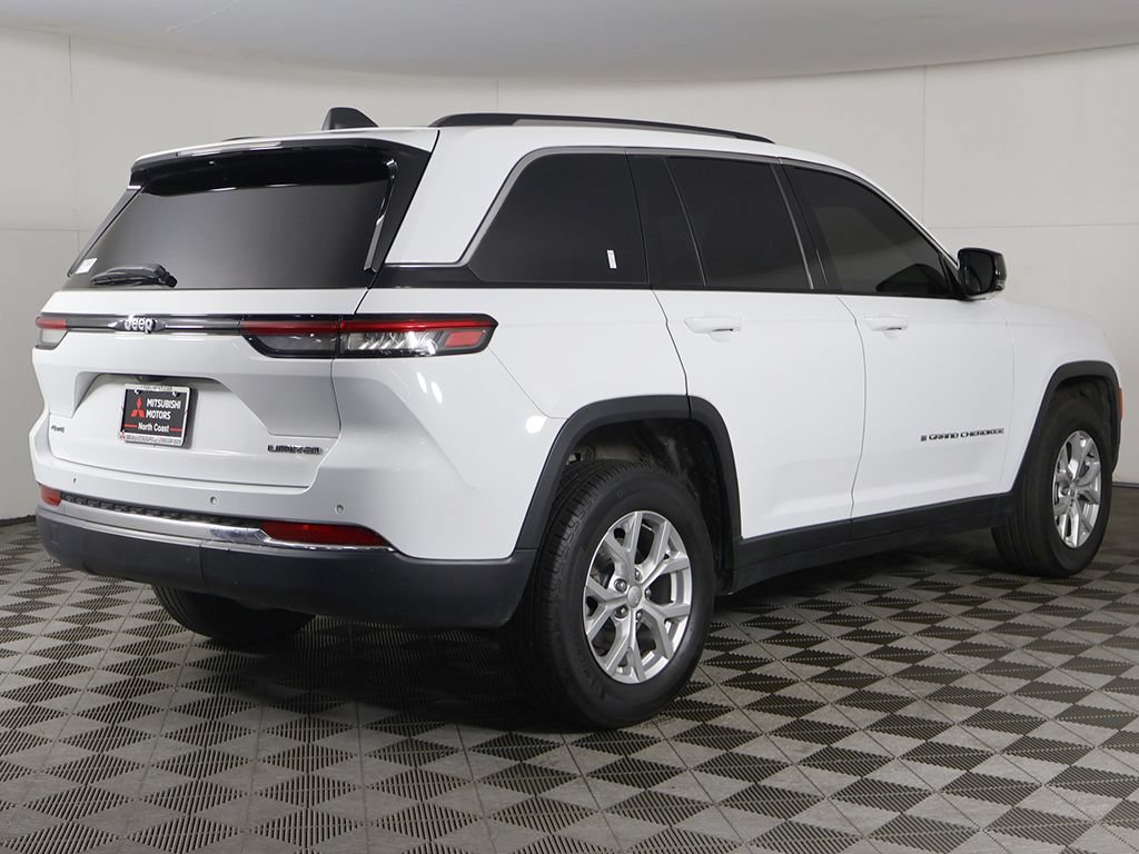 Used 2023 Jeep Grand Cherokee Limited AWD/4WD image 11