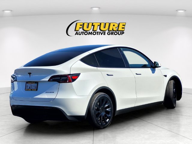 Used 2024 Tesla Model Y Long Range AWD/4WD image 4